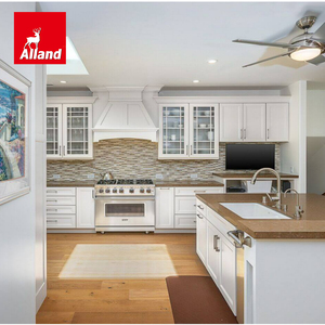 Armoires de cuisine sur mesure Allandcabinet, style contemporain, finition laquée mate, panneaux en MDF encastrés, avec porte en verre - Product Image 3