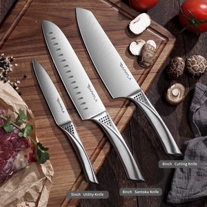 Set Professionale di 3 Coltelli da Cucina in Acciaio Inox con Manico Cavo, Coltelli Santoku e Multiuso con Confezione Regalo Magnetica per Chef - Product Image 4