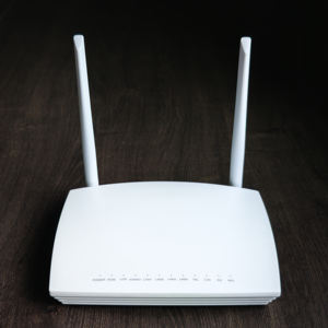 ZiKun Precio al por Mayor GPON ONU ONT 1GE 3FE 2USB 1POTS AC1200 WiFi5 Módem de Fibra Óptica FTTH - Product Image 4