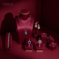 FORTE Ensemble de présentoirs à bijoux en cuir PU bordeaux sur mesure, comprenant buste de présentation et étagères pour bagues et boucles d'oreilles, pour magasin
