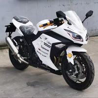 Motocicleta Deportiva Kawasaki Ninja 250 de Alto Rendimiento, 250cc, Refrigeración Líquida