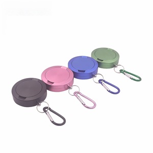 Broyeur à herbes manuel portable en alliage d'aluminium, broyeur à tabac multi-couches en métal, mousqueton, coloré, format de poche, luxe - Product Image 2