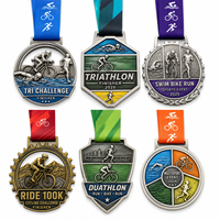 Médaille de finisseur OEM ODM personnalisée avec logo, pour Trail Running, Montagne, Ultra 50K, Défi Forestier, en alliage de zinc moulé sous pression et émail souple, vente en gros