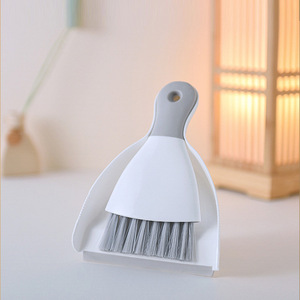 Ensemble pelle et balayette miniatures Kworld en plastique, poils durs, antidérapant, pour le nettoyage du bureau et de la voiture - Product Image 3