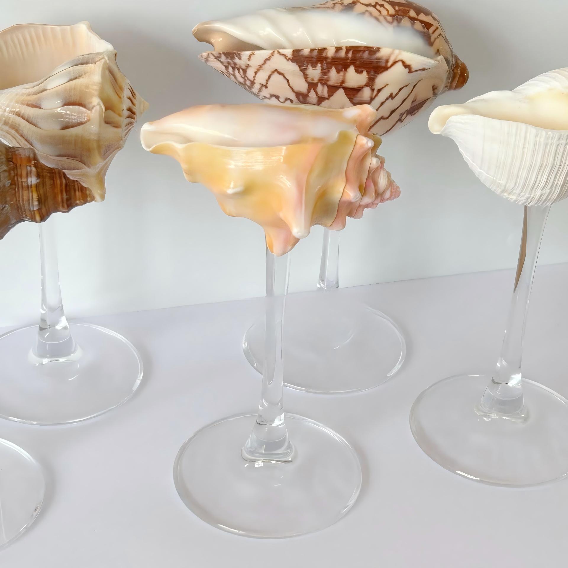 Verre à vin transparent en forme de conque