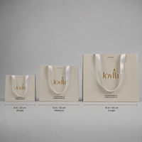 Sac en papier personnalisé avec logo estampé à chaud or, poignée en ruban de satin blanc, idéal pour les cadeaux, les cosmétiques, les soins de la peau et la beauté