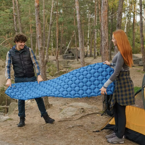 Matelas de couchage gonflable compact ultraléger de haute qualité et oreiller imperméable 4 saisons pour le camping, la randonnée et les activités de plein air - Product Image 1