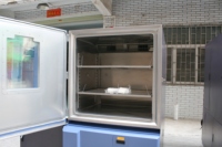 Große 800L Yuanyao Konstanttemperatur-Feuchtigkeitskammer Hochpräzises Umweltsimulationsgerät 1 Jahr 380V IP56 9kW