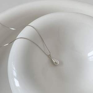 Collar de Perlas Naturales con Cadena de Plata de Ley S925, Versión Coreana, Diseño Simple y Versátil para Mujer - Product Image 4