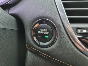 Korean Used Car Easy Parking 2017 WHITE The New Trax Auto Diesel Compact SUV <b>TPMS</b> Cruise Control an Effortless City Car - Product Image 3