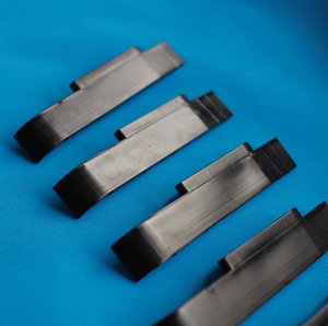 อะไหล่รถจักรยานยนต์ขายส่ง ตัวนำโซ่สวิงอาร์มมอเตอร์ไซค์ ตัวนำโซ่ยางกันสึกแบบยูนิเวอร์แซล - Product Image 5