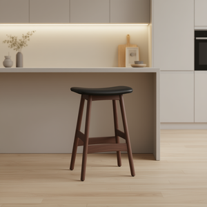 Tabouret de bar en bois massif finition noyer, siège en similicuir noir mat, style moderne du milieu du siècle, pour cuisine et salle à manger - Product Image 2