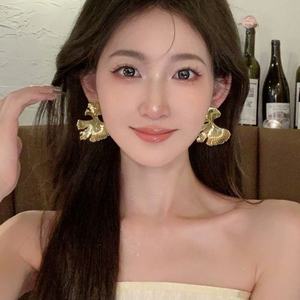 Nuevos Pendientes Creativos de Moda Retro, Chapados en Oro, con Diseño de Hoja, Personalizados, Vintage, Exagerados, con Forma de Ginkgo, para Mujer - Product Image 5