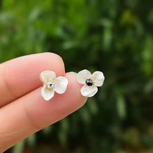 Fashion <b>Stud</b> <b>Earrings</b> 316L Stainless Steel PVD Gold Plating Sustainable Resistant White Flower <b>Black</b> Stone - Product Image 3