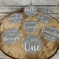 Baby Maandelijkse Gegraveerd Uv Afdrukken Milestone Kaarten Acryl Baby Unisex Milestone Discs Geschilderd Gepersonaliseerde Markers