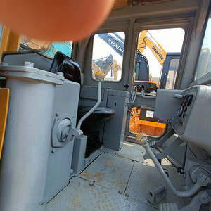 รถดันดินตีนตะขาบ Caterpillar D6D มือสองจากญี่ปุ่นแท้ เครื่องยนต์ CAT 3306 รถดันดินขนาดกลาง พร้อมริปเปอร์ สำหรับงานก่อสร้างปรับระดับพื้นดิน - Product Image 6