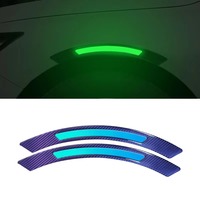 Autocollants de protection pour les ailes des roues de voiture en fibre de carbone, qui brillent dans le noir, imperméables, anti-rayures, protection des ailes, décoration extérieure de la carrosserie automobile