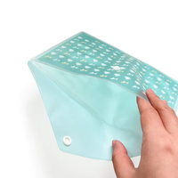 Pochette pour documents A5 semi-transparente en PP, étanche, avec fermeture à pression, boutons imprimés et pochette porte-documents, conçue sur mesure