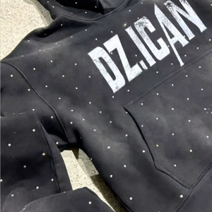 Sweat à capuche personnalisé en coton molletonné noir épais délavé à l'acide pour hommes, fabricant de sweats à capuche en coton, coupe ample et oversize avec strass - Product Image 5