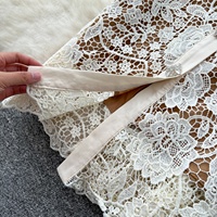 Robes en Dentelle Ajourée Élégantes à Manches Courtes, Coupe Ajustée, Ornées de Diamants pour Femme