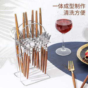 Prêt à expédier 24 pièces ustensiles manche en bambou vaisselle couteau <span class=keywords><strong>fourchette</strong></span> et cuillère ensemble de couverts en acier inoxydable avec support boîte verte - Product Image 3