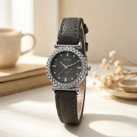 Montre-bracelet élégante pour femme, style vintage, à quartz, cadran rond à motif grec, lunette dorée, bracelet en cuir, pour le quotidien, les affaires ou les occasions décontractées