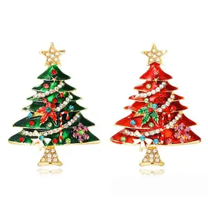 Fábrica chinesa Pinos Para Roupas Artesanato De Metal Duro Preço Barato Natal Bonito Design Banhado A Ouro Chaveiro Metal Artesanato