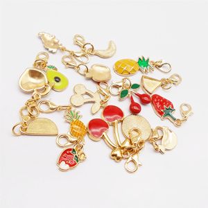 Breloques 3D en émail en forme de fruits (ananas, cerise, avocat, fraise) avec fermoir mousqueton pour porte-clés et bijoux DIY - Product Image 1