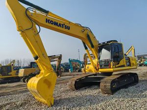 รถขุดไฮดรอลิกตีนตะขาบ Komatsu PC240 มือสอง ขนาด 24 ตัน สำหรับงานก่อสร้างและขุดดิน ขาย - Product Image 2