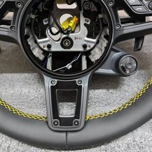 Volant en cuir en fibre de carbone pour Porsche Panamera Cayenne 718Boxster Cayman Taycan Carrera <span class=keywords><strong>911</strong></span> 991 958 970 981 987 996 - Product Image 4
