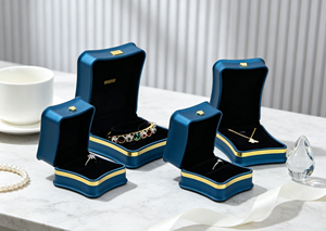 Juego Completo de Cajas de Joyería Hechas a Mano de Alta Gama, Forradas en Tela de Terciopelo Azul, Base Rígida, Bordes con Adornos Dorados, Hebilla Pequeña Dorada en el Exterior - Product Image 3