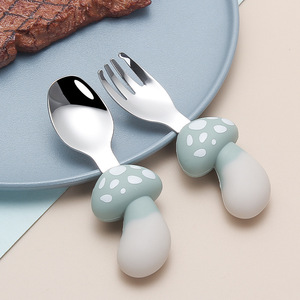 Juego de tenedor y cuchara para bebé con forma de seta, mango de silicona de acero inoxidable 304 para utensilios de comedor para niños de 1 a 2 años - Product Image 1