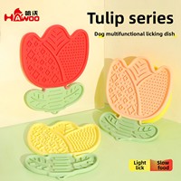 Tapis de léchage portable pour animaux de compagnie, en silicone de qualité alimentaire, forme tulipe, multi-zones, antidérapant, pour chiens et chats, nourriture humide/sèche