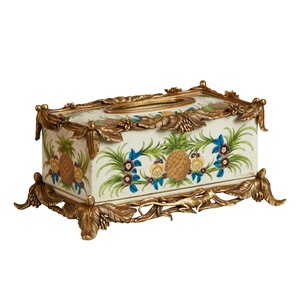 Boîte à mouchoirs en céramique 1 pièce de luxe moderne blanc/<span class=keywords><strong>noir</strong></span> avec décorations de style chinois classique antique pour la maison - Product Image 1