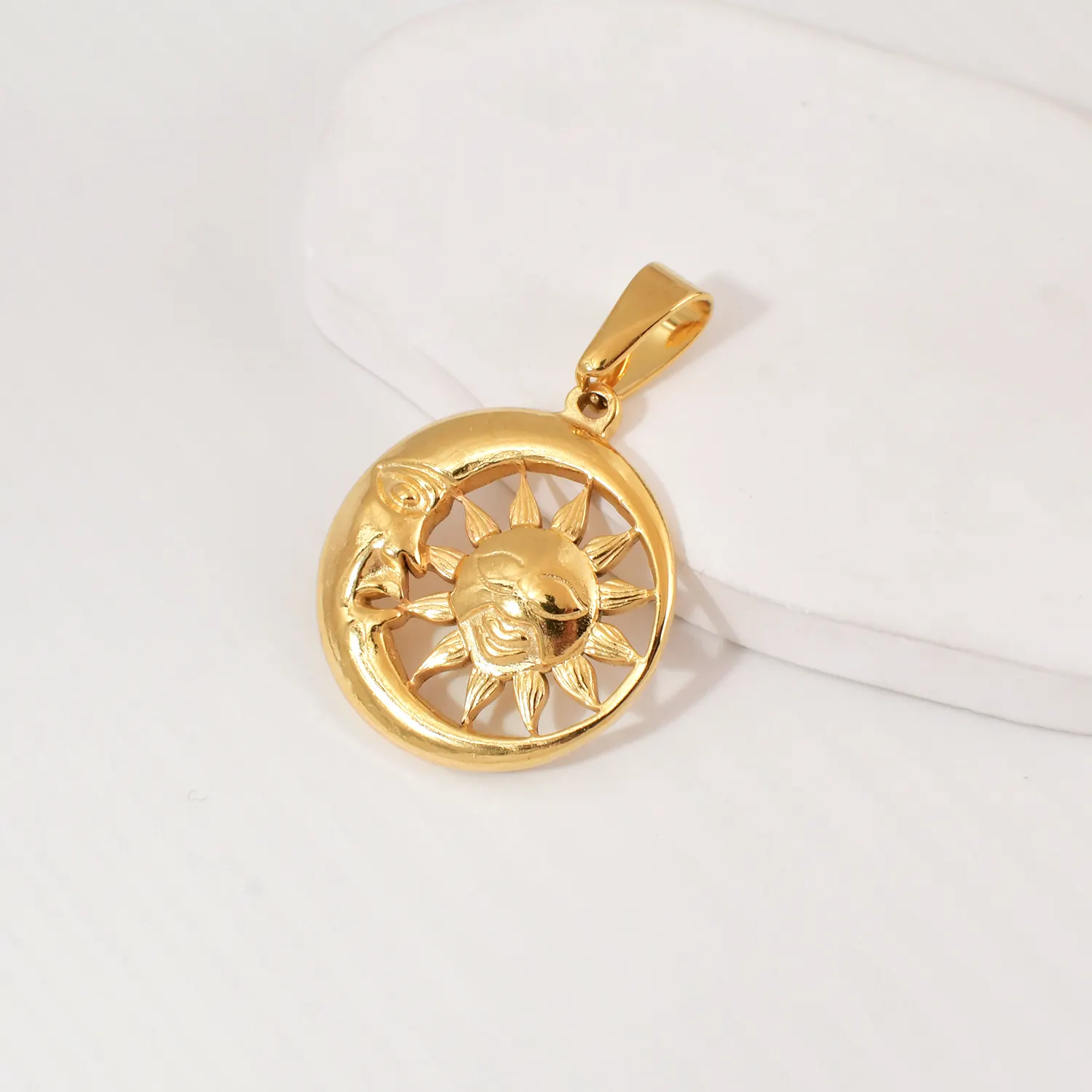 Großhandel Mode Schmuck Mond und Sonne Anhänger Edelstahl Mond-Halbmond-Charme 18k Gold Plattiert Anhänger-Charms für Schmuckherstellung