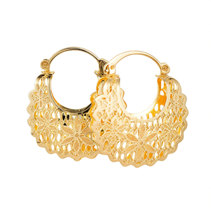 Orecchini a Cerchio Dorati E4511 con Design Floreale in Pizzo, Gioielli da Festa per Donne, Stile Bohémien alla Moda in Lega - Product Image 1