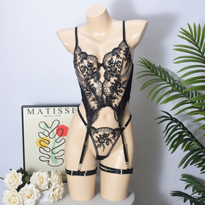 Chuangerm <span class=keywords><strong>Lingerie</strong></span> <span class=keywords><strong>da</strong></span> <span class=keywords><strong>Sposa</strong></span> All'Ingrosso, <span class=keywords><strong>Lingerie</strong></span> Femminile Trasparente in Rete con Ricami Raffinati e Struttura a Lisca di Pesce - Product Image 4