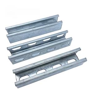 Profilé en C robuste et léger pour le passage de câbles, idéal pour les supports photovoltaïques - Product Image 1