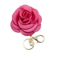Porte-clés fleur rose camélia japonais Kawaii Porte-clés fausse perle fleur en tissu rose mignon pour femmes Bijoux tendance Pendentifs Charms