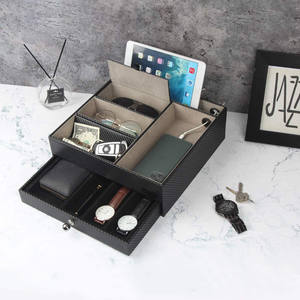 Support <span class=keywords><strong>de</strong></span> <span class=keywords><strong>nuit</strong></span> <span class=keywords><strong>de</strong></span> styliste en cuir PU, bijoux attrape-tout, organisateur plateau <span class=keywords><strong>de</strong></span> rangement à 2 niveaux plateau <span class=keywords><strong>de</strong></span> décoration <span class=keywords><strong>de</strong></span> maison avec trou <span class=keywords><strong>de</strong></span> chargement - Product Image 4