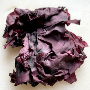 Fine-Cut Red Algae Small Flakes Machine-Dried for Quick Dissolving Ideal Seasoning for Soups Salads and <b>Snacks</b> - Product Image 1