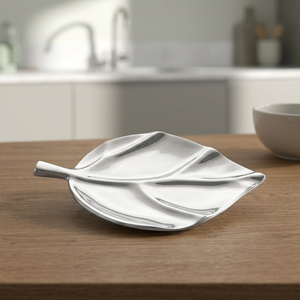 Assiette de service élégante à finition mate en forme de feuille, plat décoratif en forme de feuille pour table à manger, assiette de service de luxe au design botanique - Product Image 1