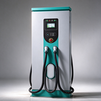 Borne de recharge rapide DC extérieure, unité de chargeur EV à double prise avec écran tactile et arrêt d'urgence, utilisation conviviale