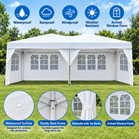 Tente de réception extérieure pliable résistante aux intempéries avec structure en acier et parois latérales à fenêtres arquées pour jardin et mariage