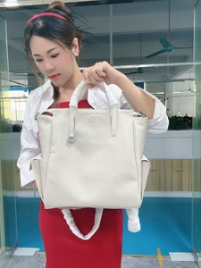 Bolso de Cuero de Lujo para Mujer, Gran Capacidad, Impermeable, Bolso Bandolera, Mochila Versátil para Viajes y Desplazamientos - Product Image 3