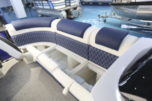 <span class=keywords><strong>Bateau</strong></span> ponton Kinocean 25 pieds 2026 entièrement assemblé avec sièges de luxe, kits de meubles artificiels et espace de rangement à vendre - Product Image 4