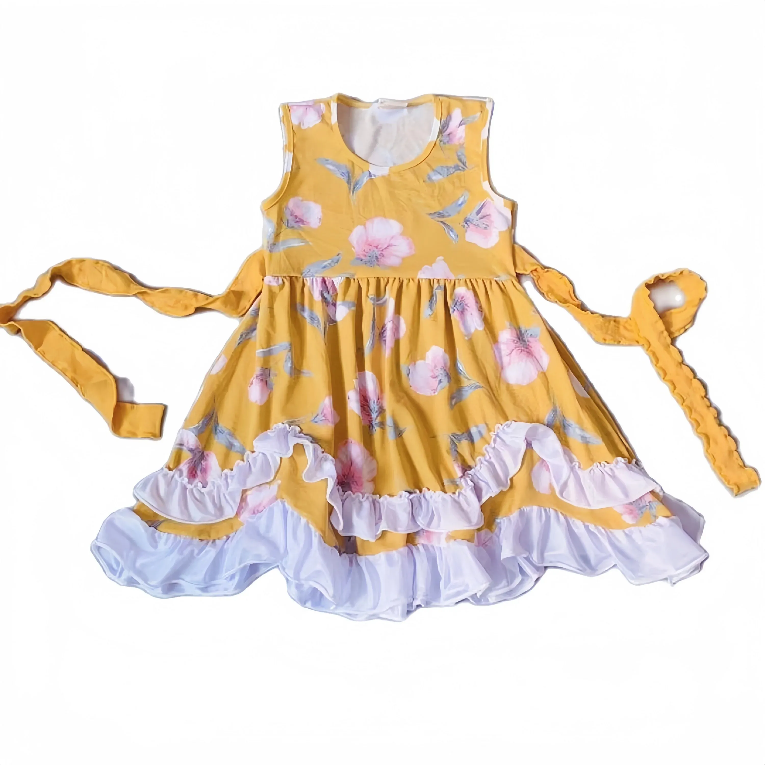 فستان بناتي صيفي تصميم جديد للأطفال من القطن باللون الأصفر ومطرز بالزهور والدانتيل ذو لفة داكنة مع حزام خصر