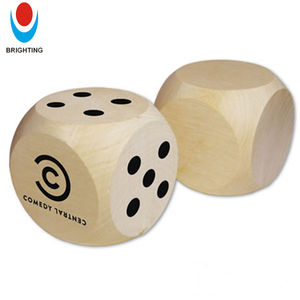 Vente en gros de <span class=keywords><strong>dés</strong></span> polyédriques D6 6 faces 16mm-30mm en bois naturel avec logo personnalisé Cube de jeu éducatif 20mm 25mm 30mm - Product Image 5