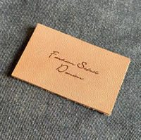 Étiquettes en cuir microfibre de haute qualité pour chapeaux et jeans, logo personnalisé, nom de marque, patchs en cuir gaufré écologiques