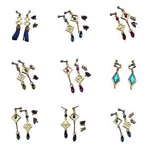 Accessoires de coiffure pour perruques, pinces à cheveux, boucles d'oreilles - Product Image 1